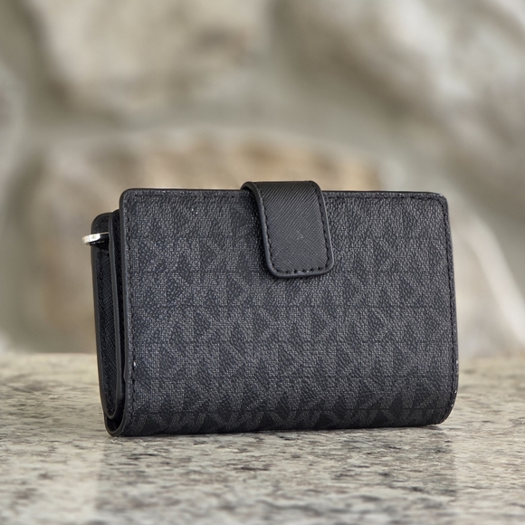 Michael Kors Jet Set Medium Bifold Black Wallet - Picture 2 of 6